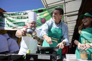 Chillán celebró el Día Mundial de la Alimentación junto a feriantes del Mercado Municipal